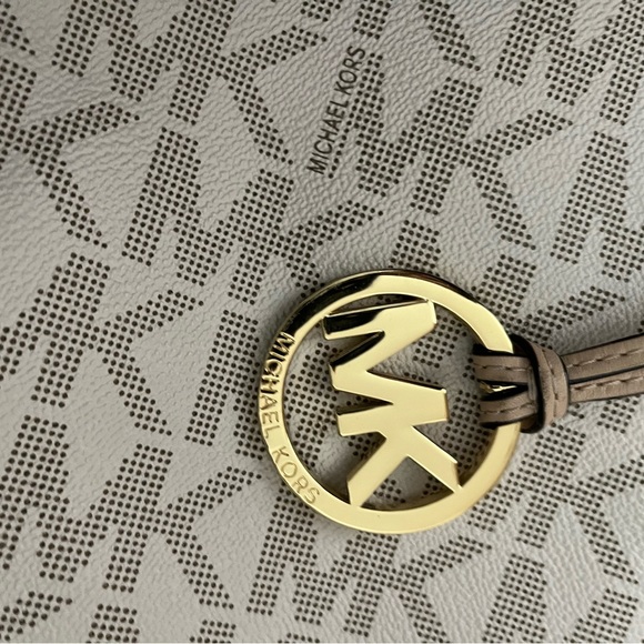 LAST CALL💕 - Picture 8 of 10